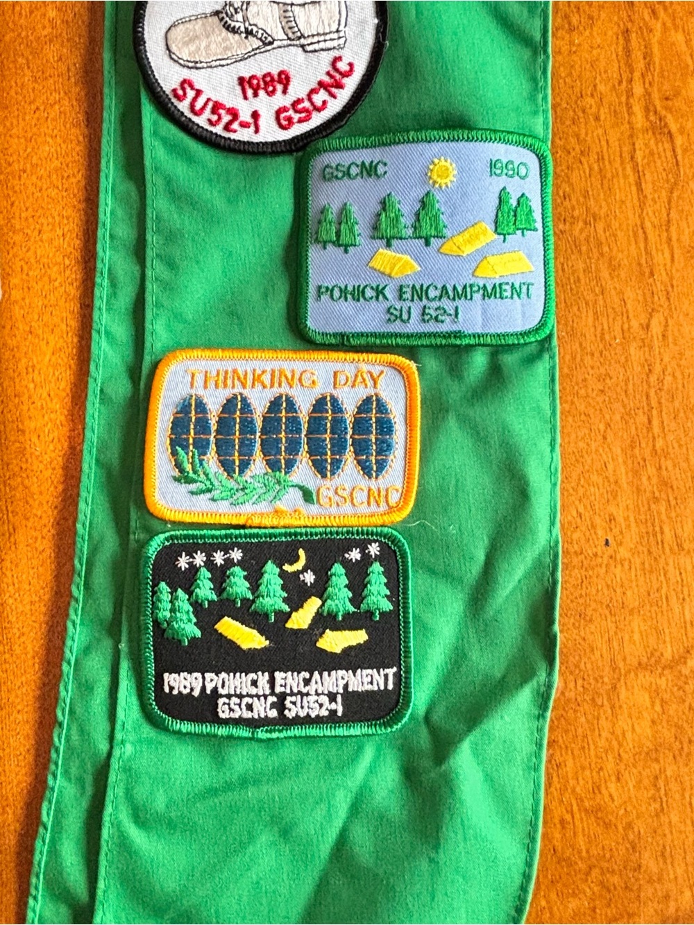 Vintage 1980s Girl Scout Brownies Sash Badges Patches Pins Felt Nations Capital - Picture 10 of 10